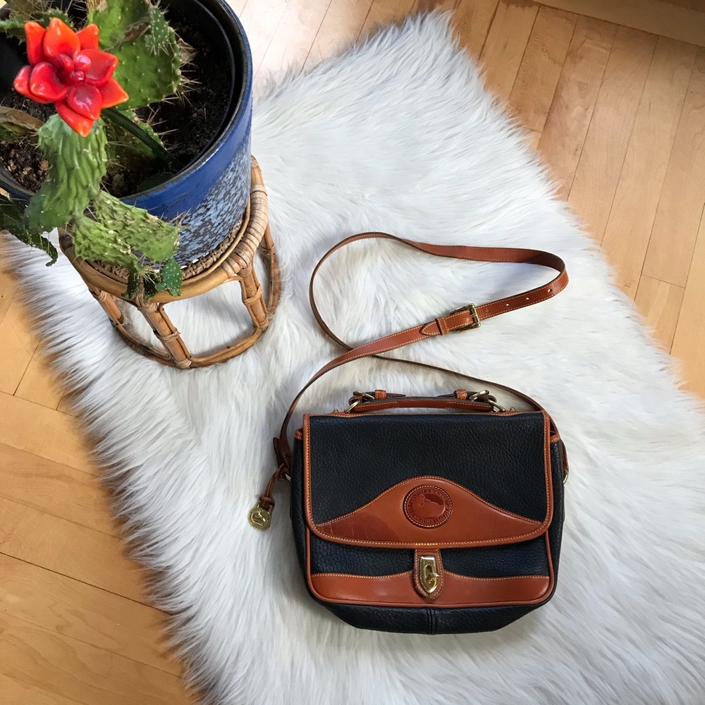 Dooney & Bourke vintage crossbody leather bag
